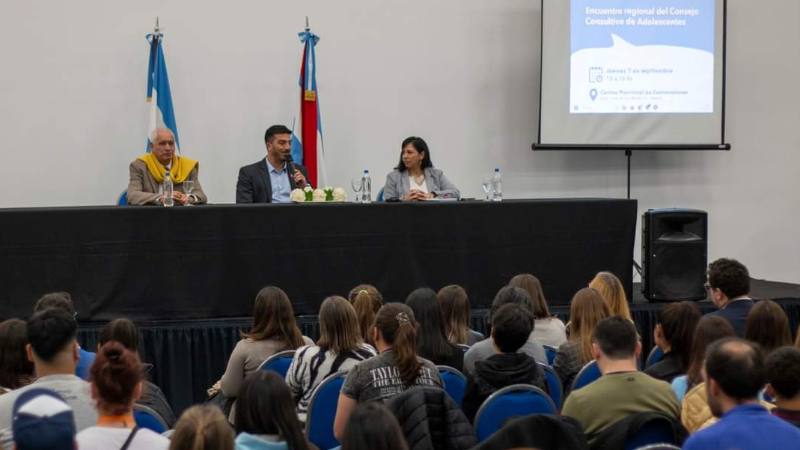 Larroque presente en el Primer Encuentro Regional de las Adolescencias Entrerrianas