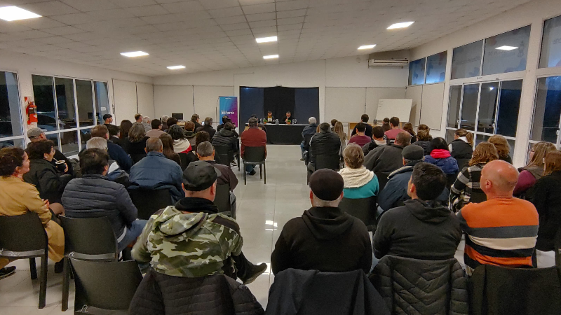 FACUNDO PAREDES PRESENTO SU LIBRO "LA NOCHE DEL TRINCHE"