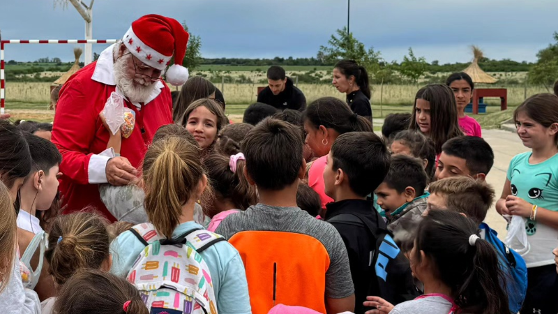 ¡PEPO NOEL VISITÓ LA COLONIA MUNICIPAL DE VERANO!