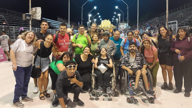 VIAJAMOS AL CARNAVAL DEL PAIS CON EL ESPACIO INCLUSIÓN DE LA MUNICIPALIDAD DE LARROQUE