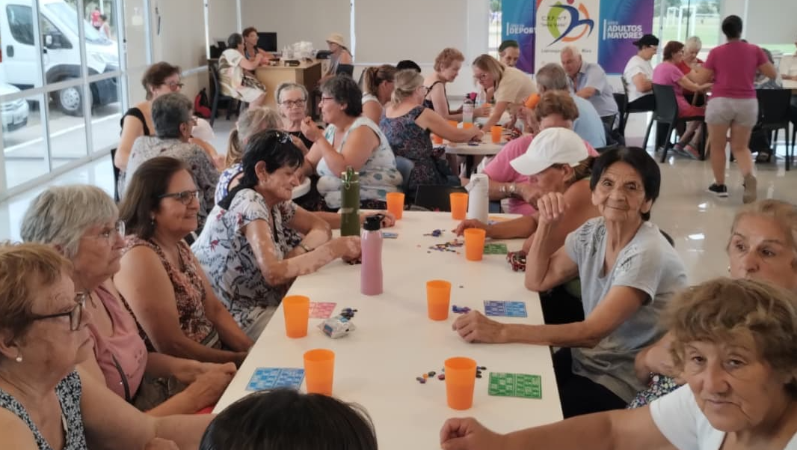 ACTIVIDADES EN LA COLONIA DE ADULTOS MAYORES: APRENDIZAJE Y MOVIMIENTO