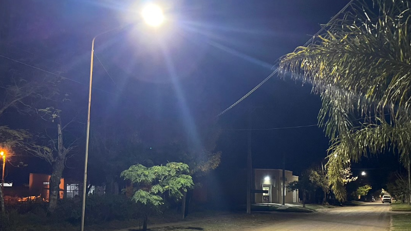 LARROQUE AVANZA CON LA MODERNIZACIÓN DEL ALUMBRADO PÚBLICO