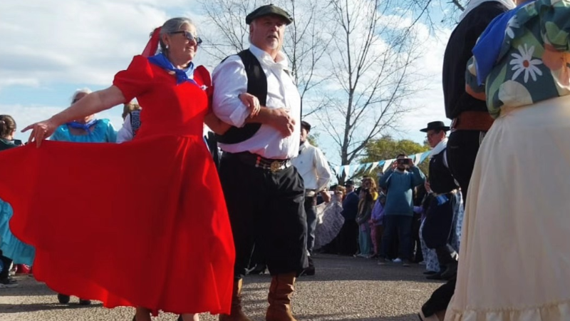LARROQUE DIJO PRESENTE EN EL ACTO PATRIO DE GUALEGUAY