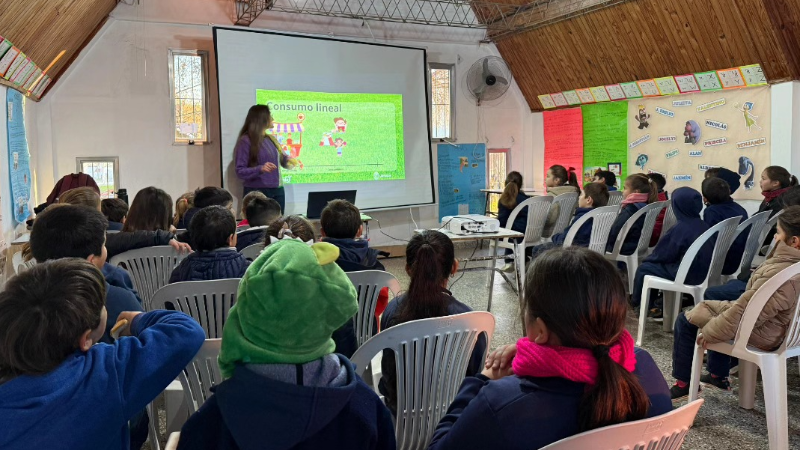 ESCUELAS QUE CUIDAN: APRENDIENDO A SEPARAR LOS RESIDUOS