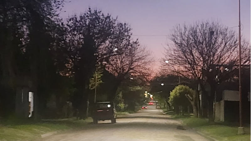 NUEVAS LUMINARIAS LED EN CALLE MARIANO MORENO