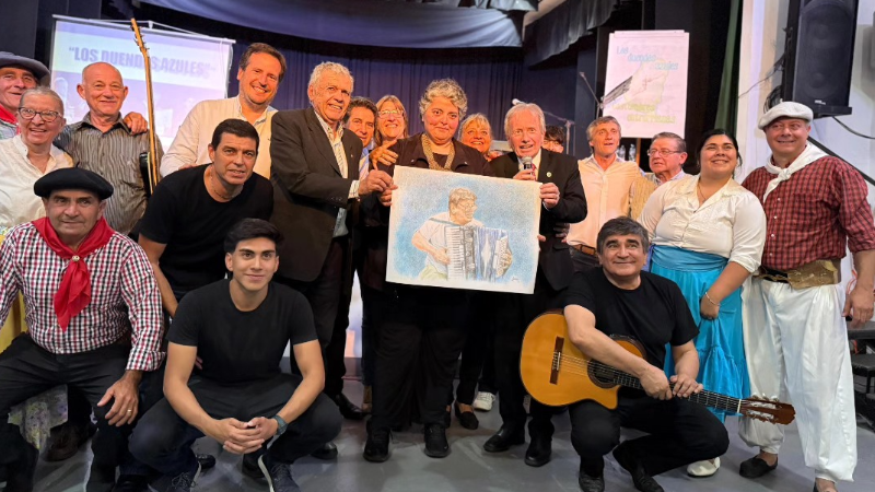 EL CORO COMUNIDAD CELEBRÓ SU 25º ANIVERSARIO Y HOMENAJEÓ A SU HISTÓRICO DIRECTOR RICARDO ELENA
