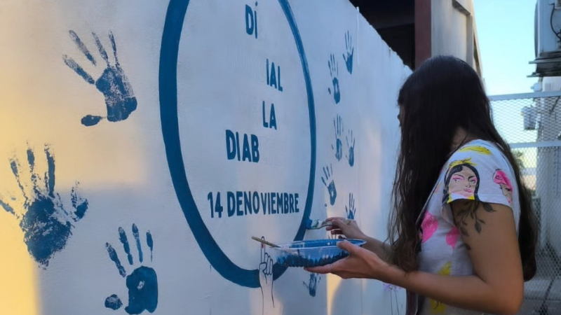 UN MURAL COMUNITARIO PARA CELEBRAR EL DÍA MUNDIAL DE LA DIABETES EN EL CENTRO DE SALUD DR. SANTIAGO BUGNARD