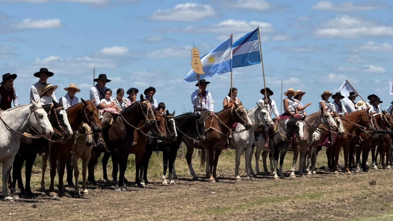 LARROQUE CELEBRÓ CON GRAN ÉXITO LA  2.ª EDICIÓN DE LA FIESTA DE LA TRADICIÓN "CELEBREMOS NUESTRAS RAÍCES"