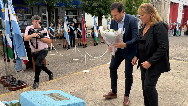 LARROQUE CONMEMORÓ EL 44° ANIVERSARIO DEL DÍA DEL VETERANO Y DE LOS CAÍDOS EN LA GUERRA DE MALVINAS