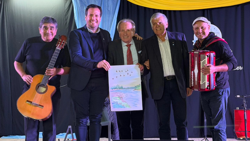 Acto oficial en homenaje al 216° aniversario de la Revolución de Mayo
