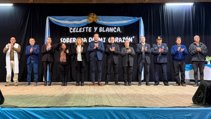 Larroque conmemoró el Día de la Bandera con el acto oficial y la promesa de lealtad