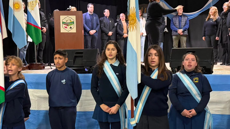 LARROQUE CONMEMORÓ EL 210.º ANIVERSARIO DE LA DECLARACIÓN DE LA INDEPENDENCIA