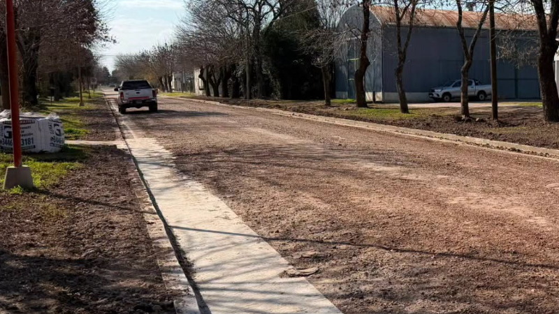 FINALIZÓ LA OBRA DE CORDÓN CUNETA EN CALLE LUIS FRANCHINI