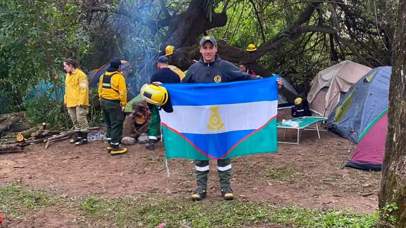 ORGULLO LARROQUENSE: BOMBEROS VOLUNTARIOS PRESENTES EN UN ENCUENTRO NACIONAL