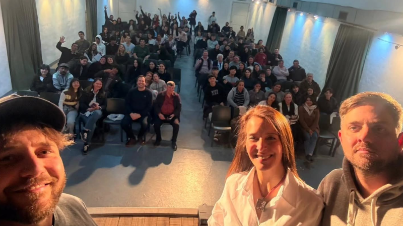 “LA ÚLTIMA PARTIDA” SE PRESENTÓ A SALA LLENA