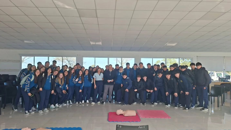 SE REALIZÓ UN TALLER DE RCP Y PRIMEROS AUXILIOS PARA ESTUDIANTES SECUNDARIOS